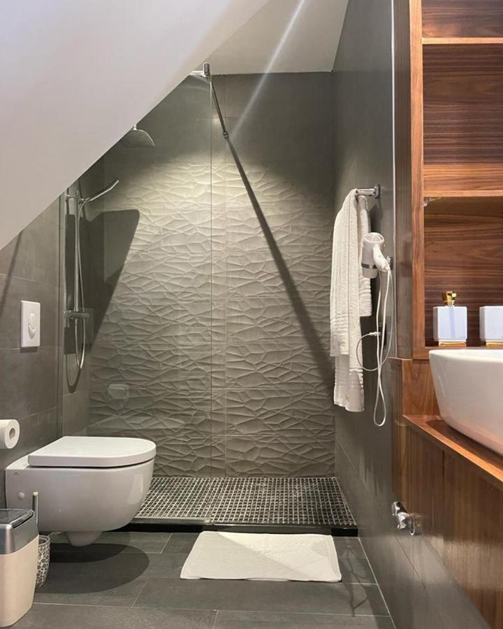 Vila Shard Boutique Hotel Tirana Bagian luar foto