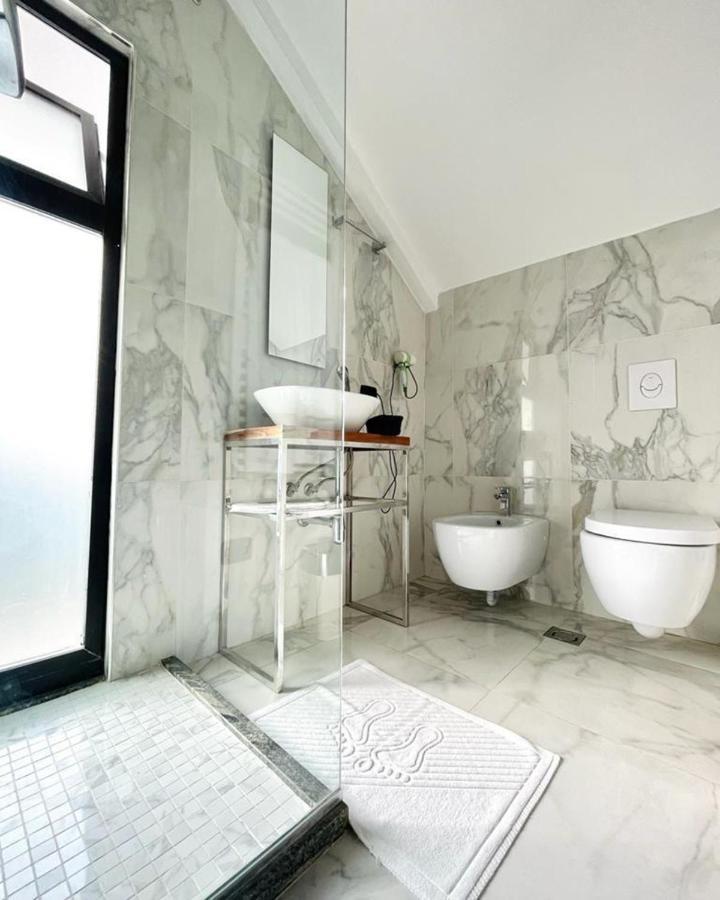 Vila Shard Boutique Hotel Tirana Bagian luar foto